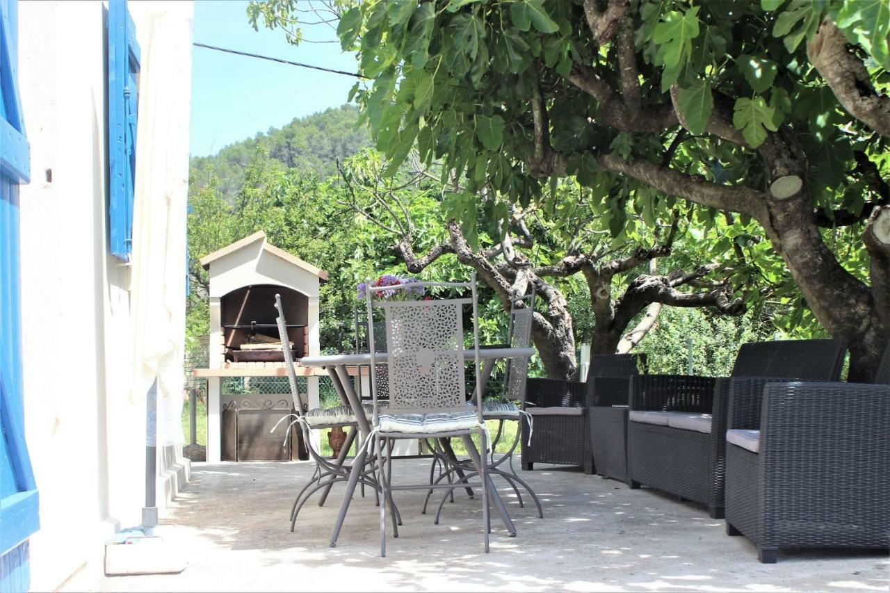 Cottage provençal Belgentier Exterior foto